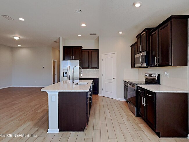Building Photo - 15662 Chir Pine Dr