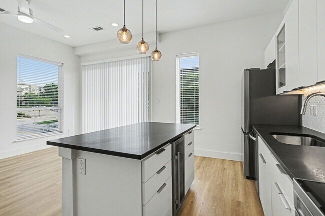 Building Photo - Be the first to live in Unit 203 at 2217 Fitzhugh—a brand-new 2026 construction offering 628 sq f...