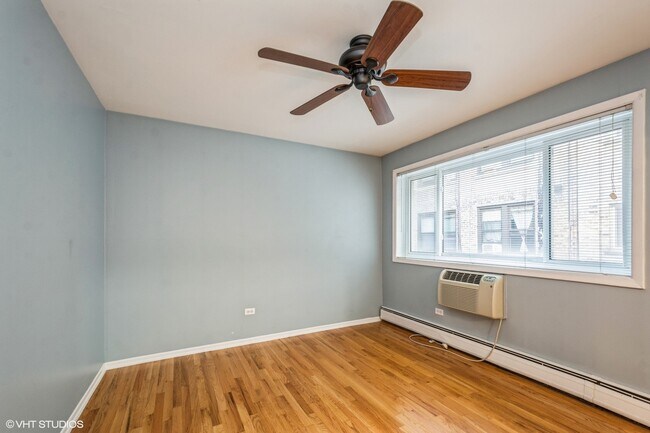 Building Photo - 510 W Fullerton Pkwy