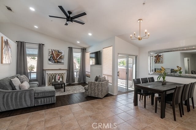 Building Photo - 9574 Vía Real