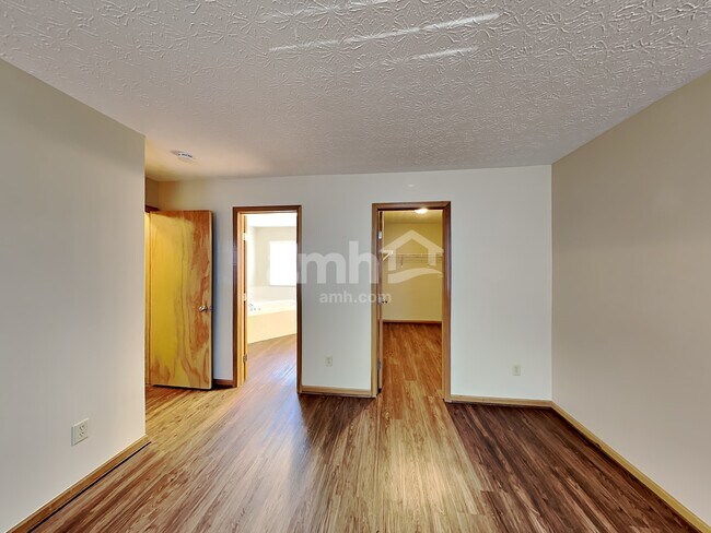 Building Photo - 7394 Winchester Cathedral Ct