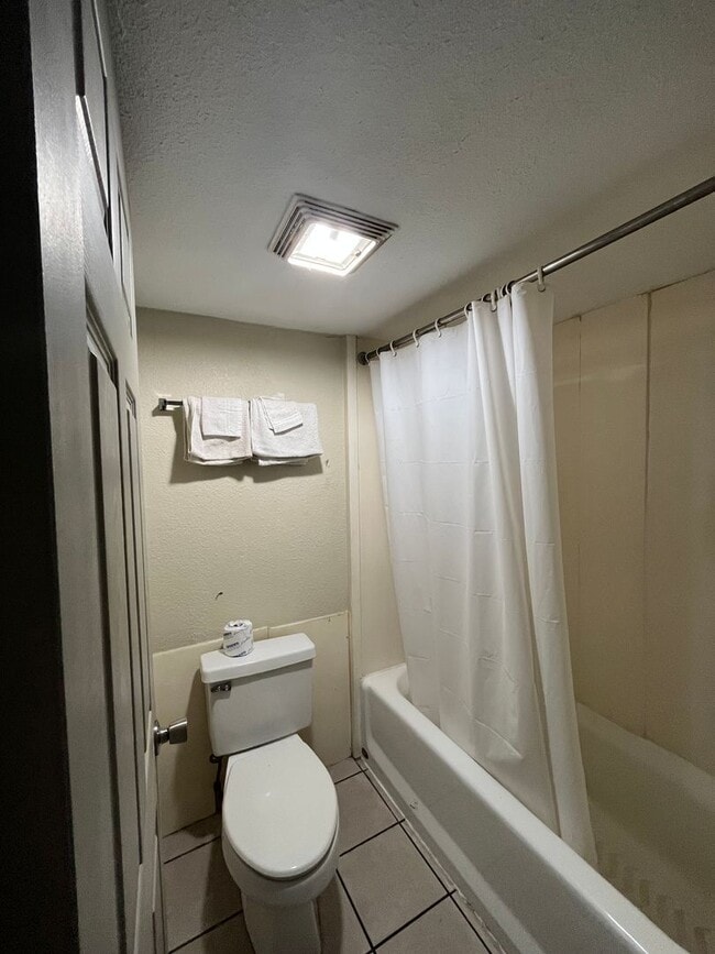Building Photo - Cozy Studio Apartment in East Nashville