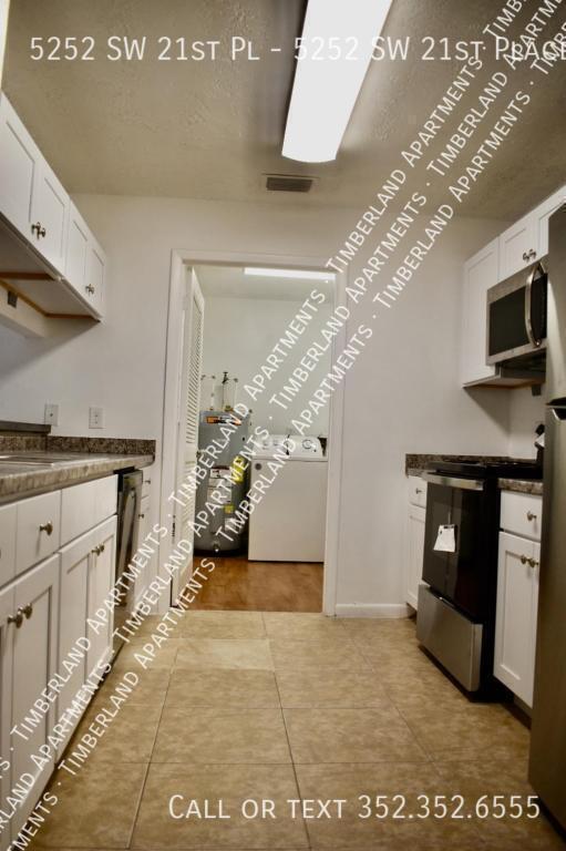 Building Photo - 5252 SW 21st Pl