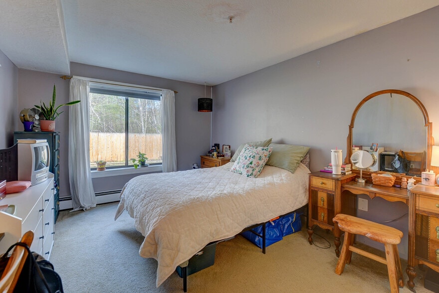 Bedroom 1 - 19 Saco St