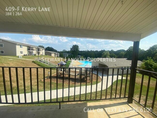 Building Photo - 409 Kerry Ln