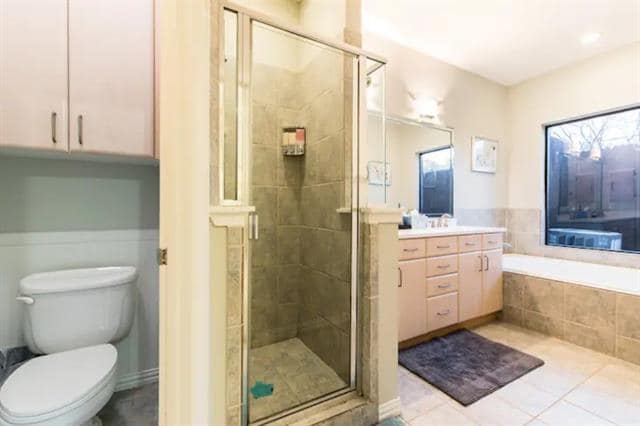 Building Photo - 3251 San Jacinto St