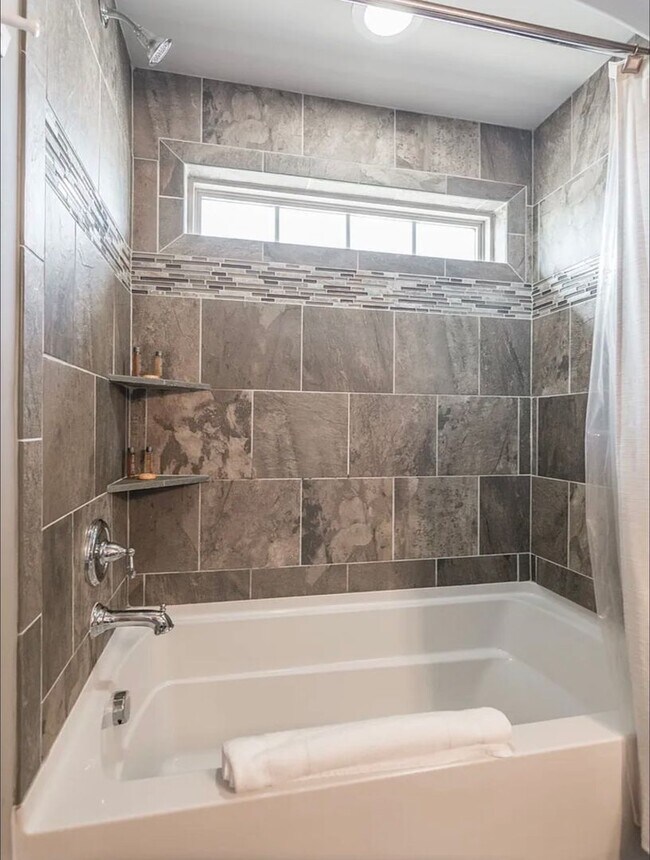 Building Photo - Belmont/ 12th South