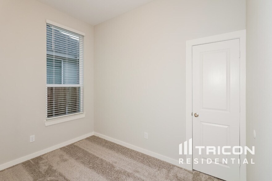 Building Photo - 2423 Cohorn Trl