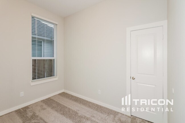 Building Photo - 2423 Cohorn Trl