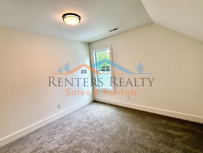 Building Photo - Charming Newer Construction Home with Garage & Fenced Yard