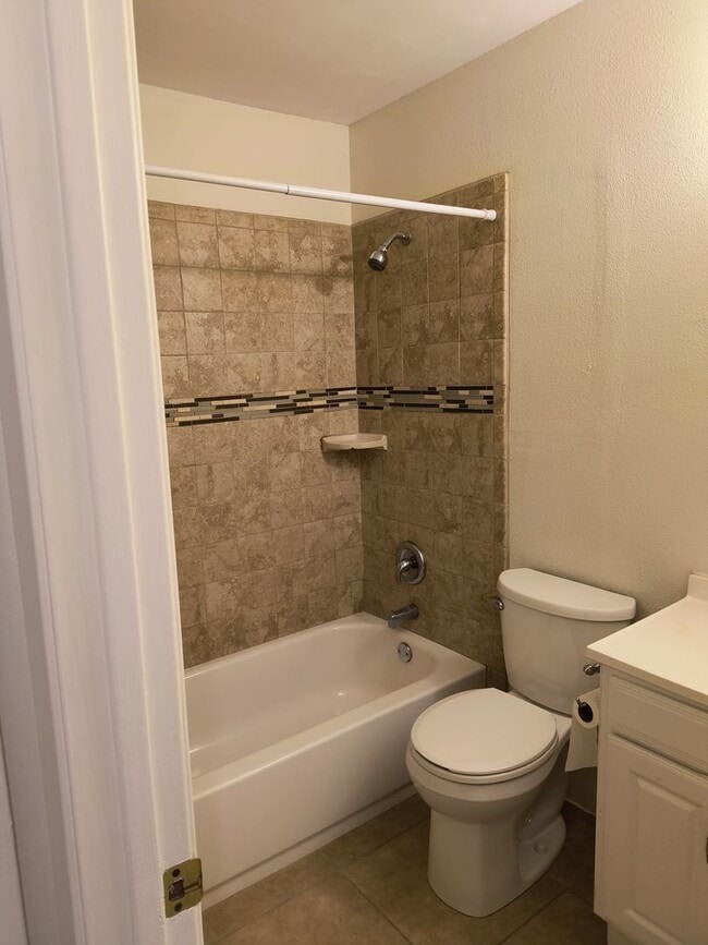 Building Photo - 3395 GreenBriar Triplex