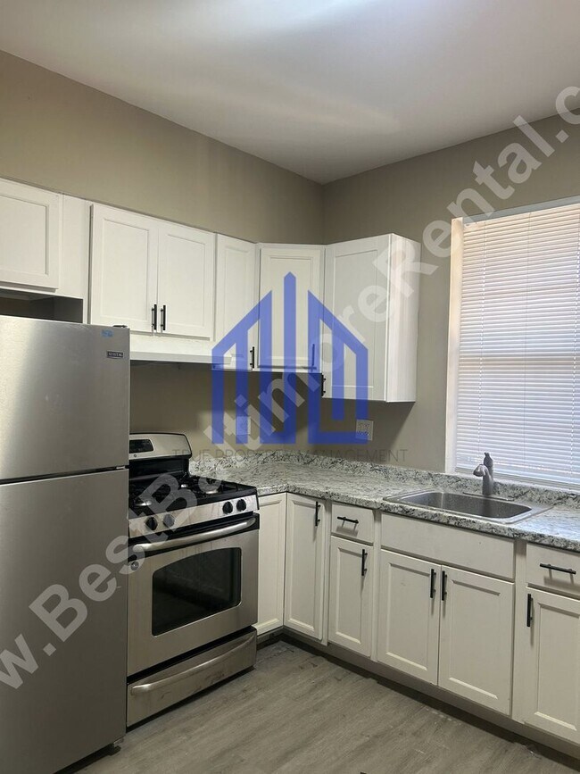 Building Photo - 34 Gorman Ave