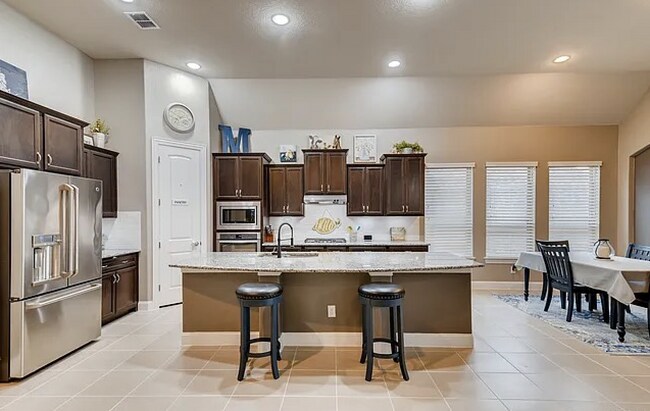 Building Photo - Spacious 4-Bedroom Ranch-Style Rental with...