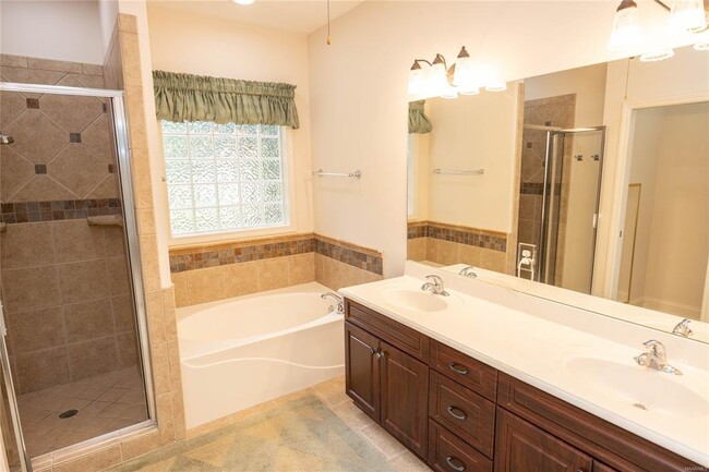 Building Photo - 106 Sweet Meadow Ct