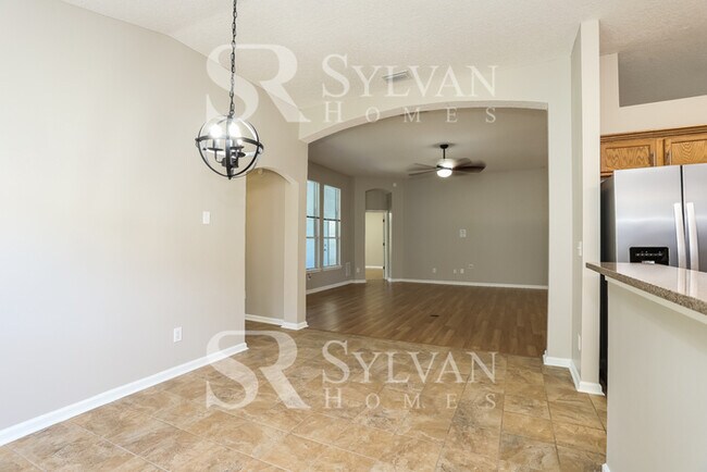 Building Photo - Lease today! No extra charge for contentme...