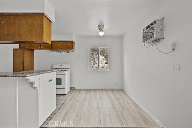 Building Photo - 1601 College View Dr