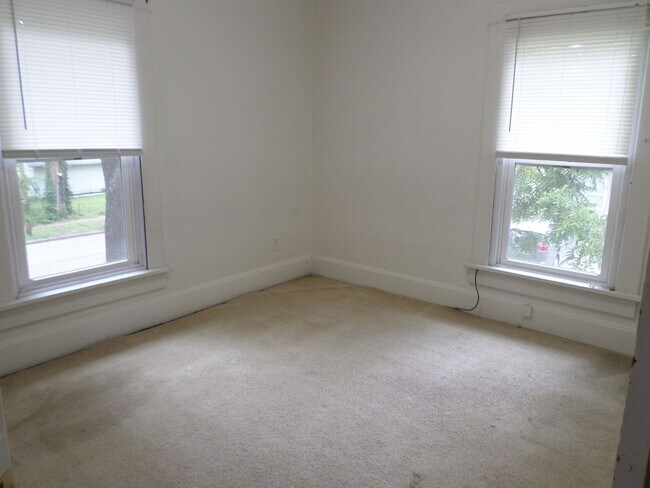 Building Photo - 715 Laramie St