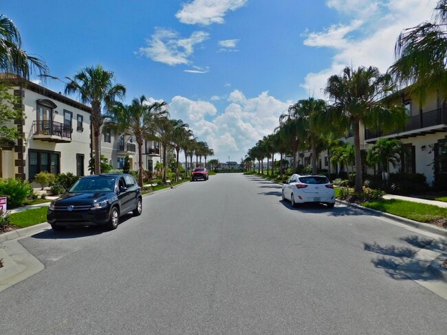 Building Photo - 7123 Vista Hermosa Dr