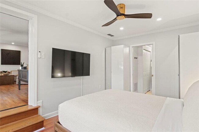 Building Photo - 1333 Victor Rd NE