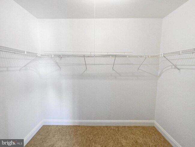 Building Photo - 1005 Chillum Rd