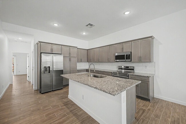 Building Photo - 8232 E University Dr