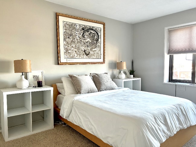 Building Photo - 15 S 1st St