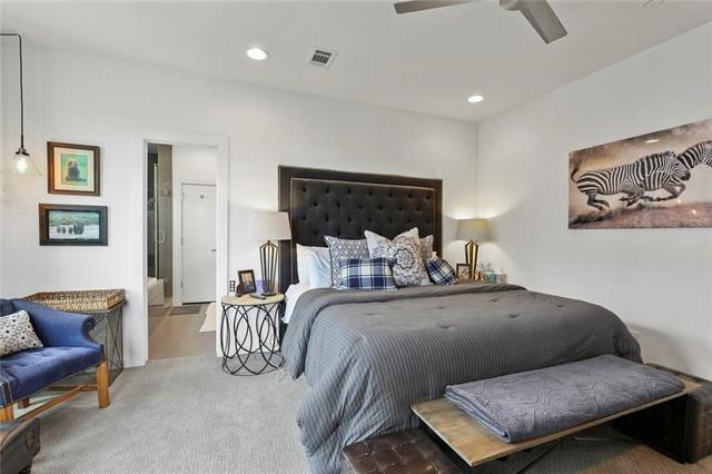 Building Photo - 1911 Summit Ave