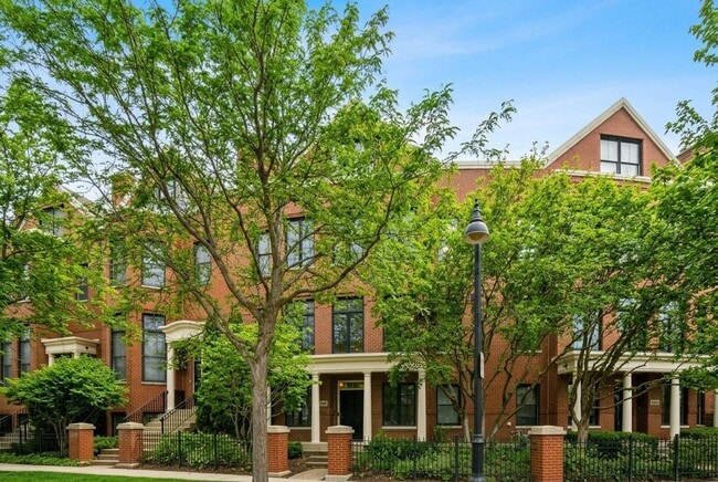 Building Photo - 1813 Admiral Ct
