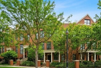 Building Photo - 1813 Admiral Ct