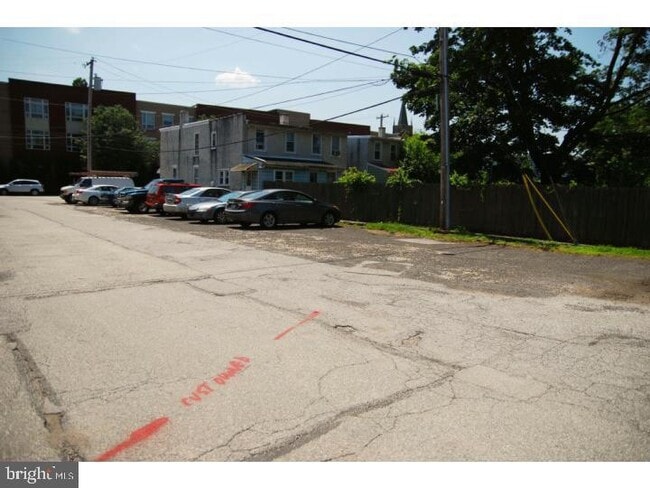 Building Photo - 4 W 1st Ave