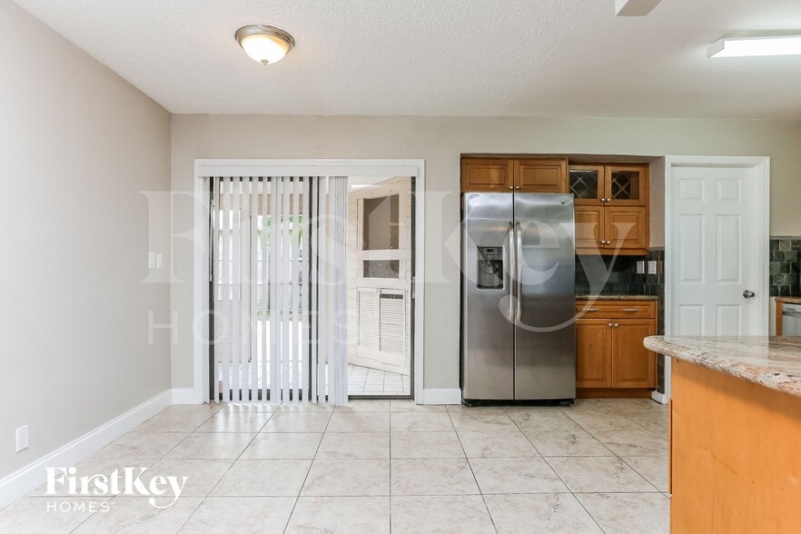 Building Photo - 1400 NW 42nd St