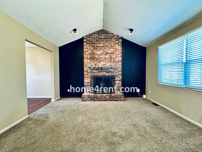 Building Photo - Beautiful, Split-Level Olathe Home w/ Stai...