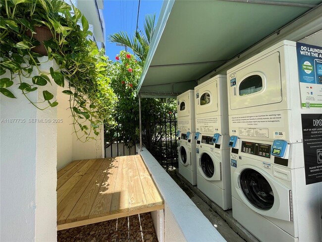 Building Photo - 1602 Meridian Ave