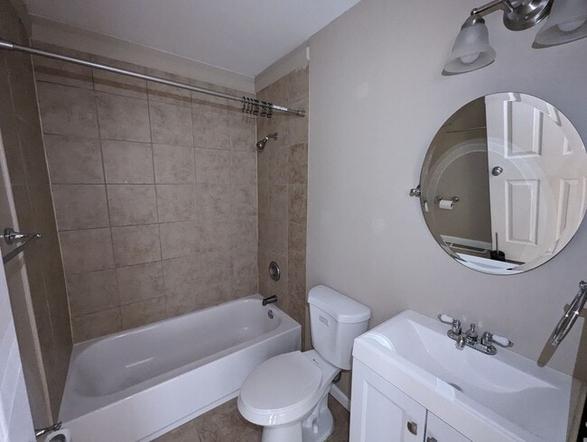 Building Photo - 3847 Russell Blvd