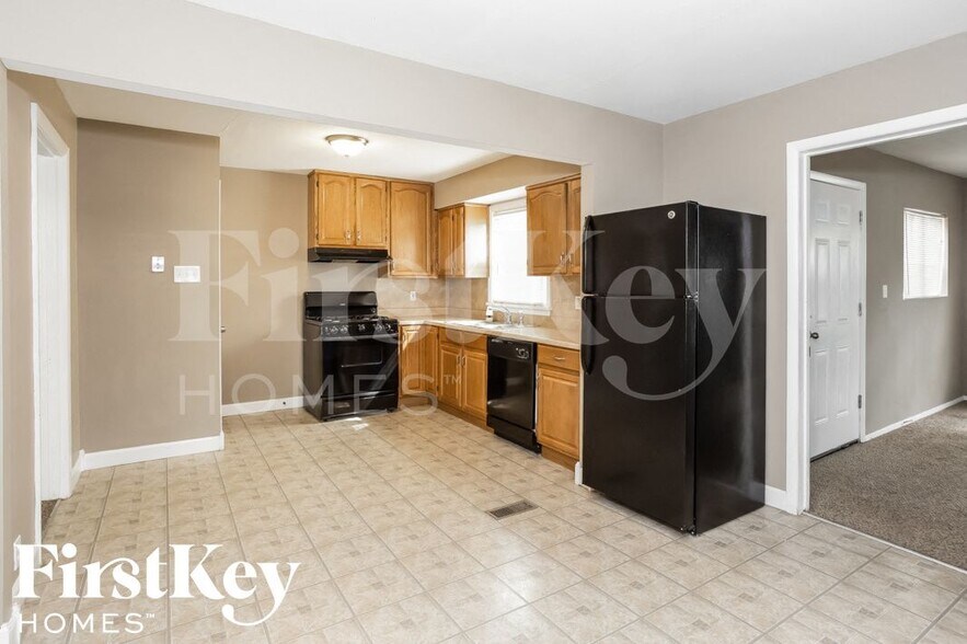 Building Photo - 1290 Washington St