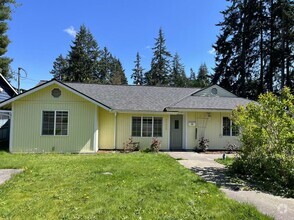 Building Photo - Nice 7-bed, 3-bath single family home in M...