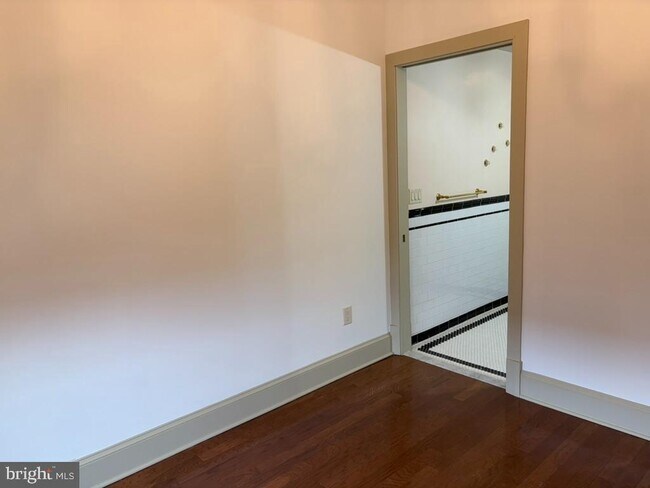 Building Photo - 1301 H St NE
