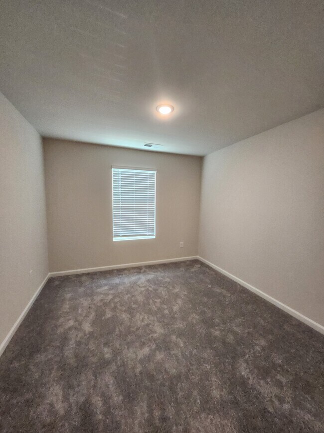 Building Photo - 936 Powder Crk Dr