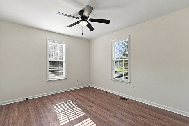 Building Photo - 928 S Willhaven Dr