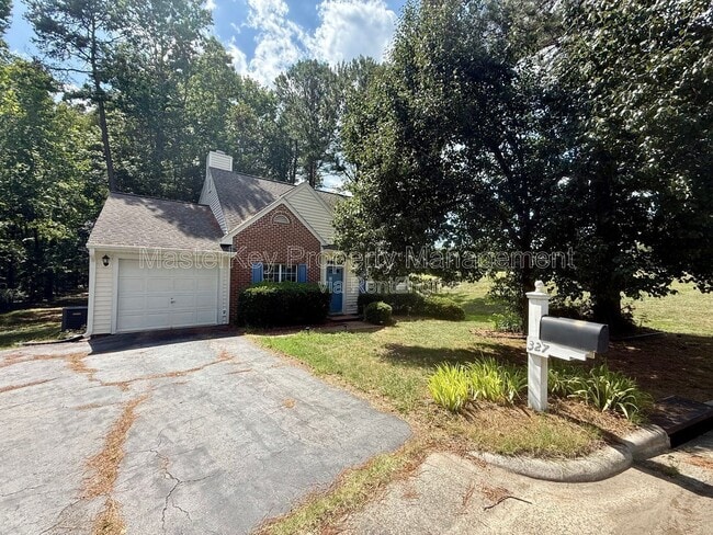 Building Photo - 327 St Thomas Dr