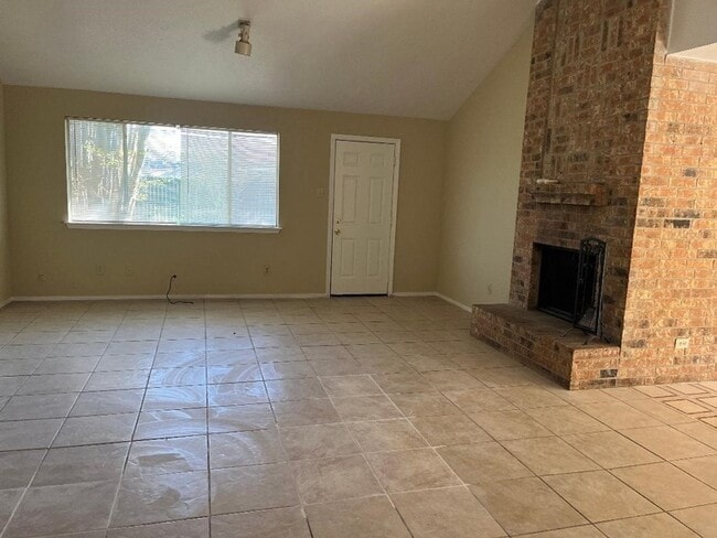 Building Photo - 1407 Fieldstone Dr