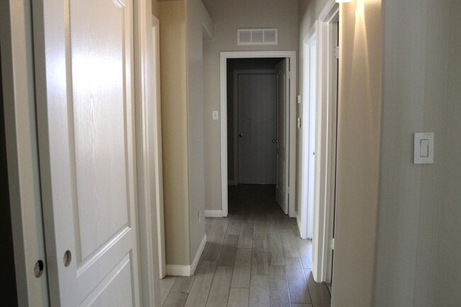 Building Photo - North West Home with Solar and Pool for Rent