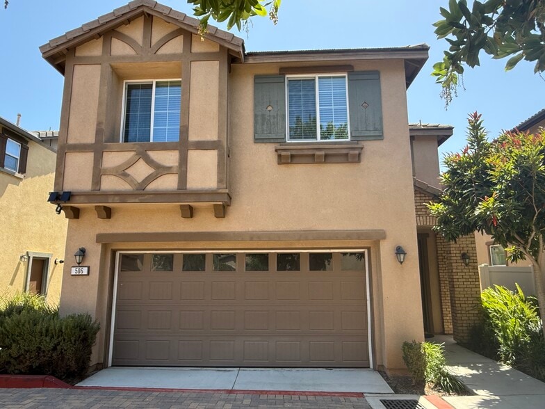 Building Photo - 506 Moonlight Dr