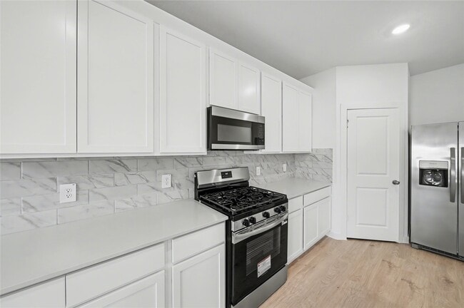 Building Photo - 4307 Camden Lakes St