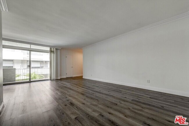 Building Photo - 1200 Flores St