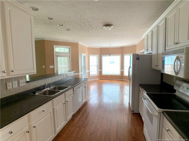 Building Photo - 3636 Standard Dr