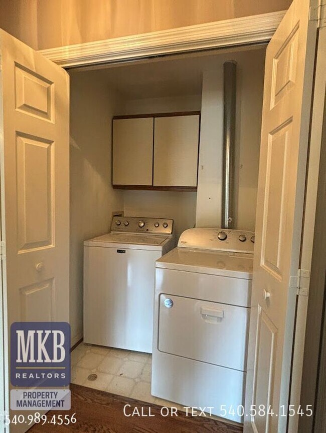 Building Photo - 5175 Lakeland Dr