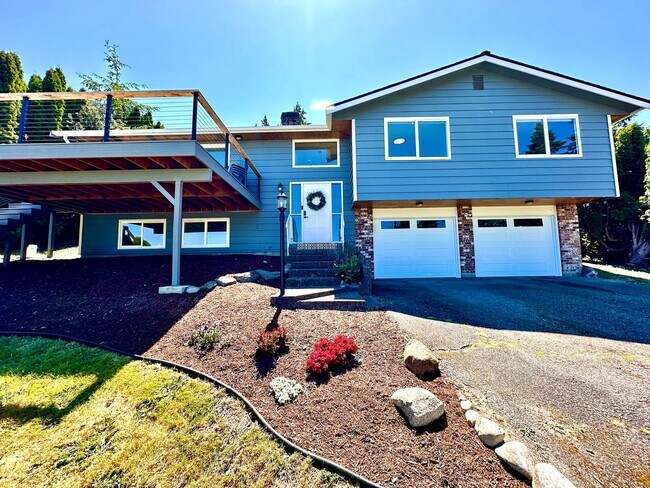 Building Photo - Rental with Views of Utsalady Bay and Mt B...