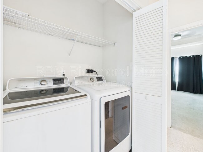 Building Photo - 2104 Boro Ridge St