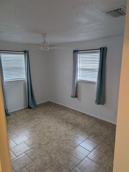 Building Photo - 411 Marjon Ave